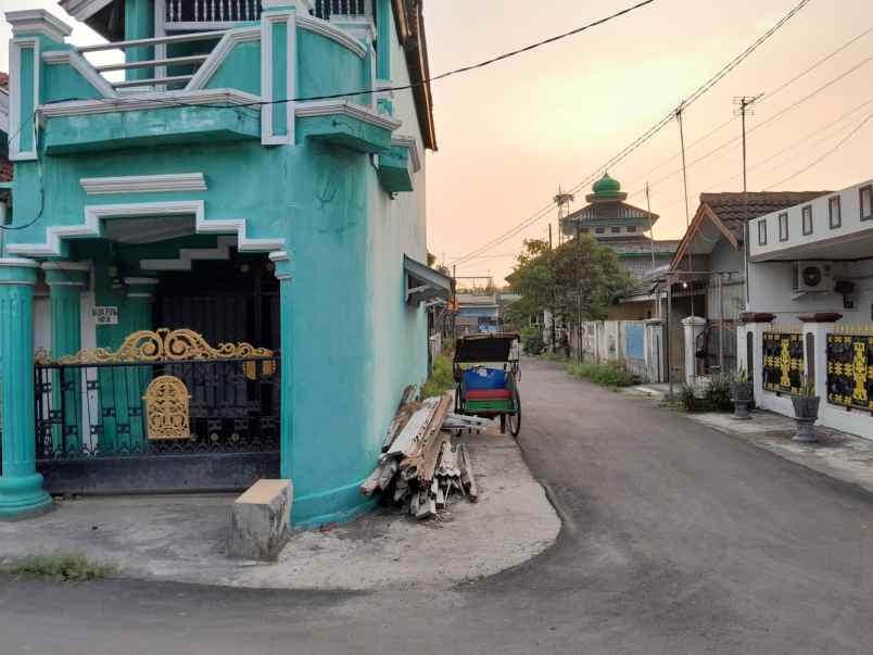 rumah hook 2 lantai dekat pasar lama serang