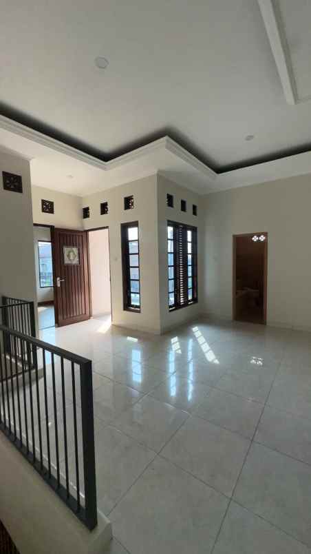 rumah hook 2 lantai siap huni di tambun selatan