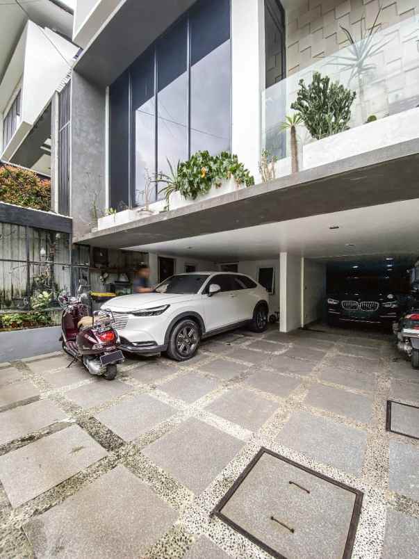 rumah hook cantik modern di bangka jaksel