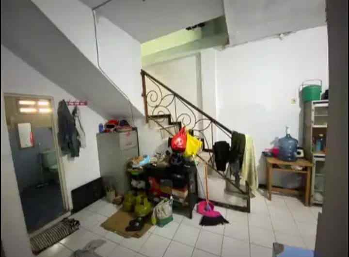 rumah ideal apik di asem baris tebet jakarta selatan
