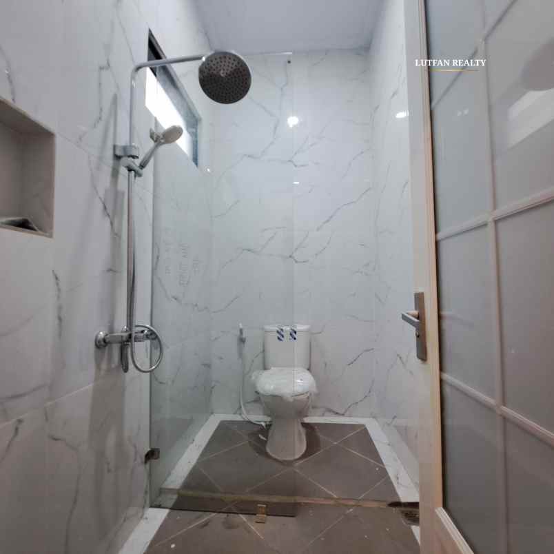 rumah jagakarsa american classic non cluster