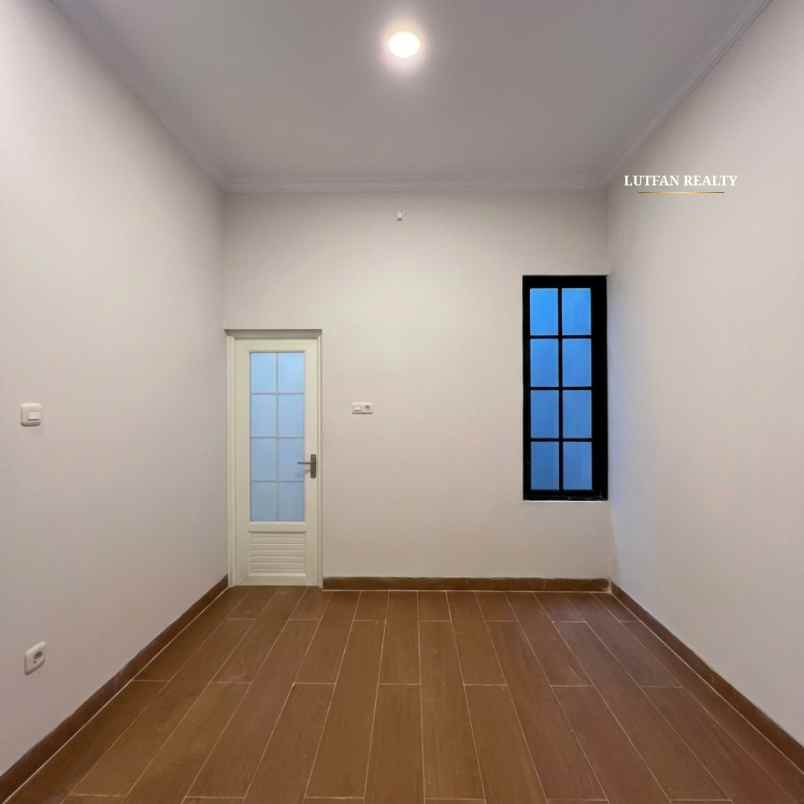 rumah jagakarsa american classic non cluster