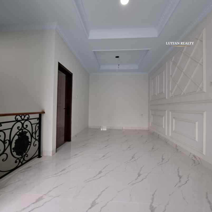 rumah jagakarsa modern classic