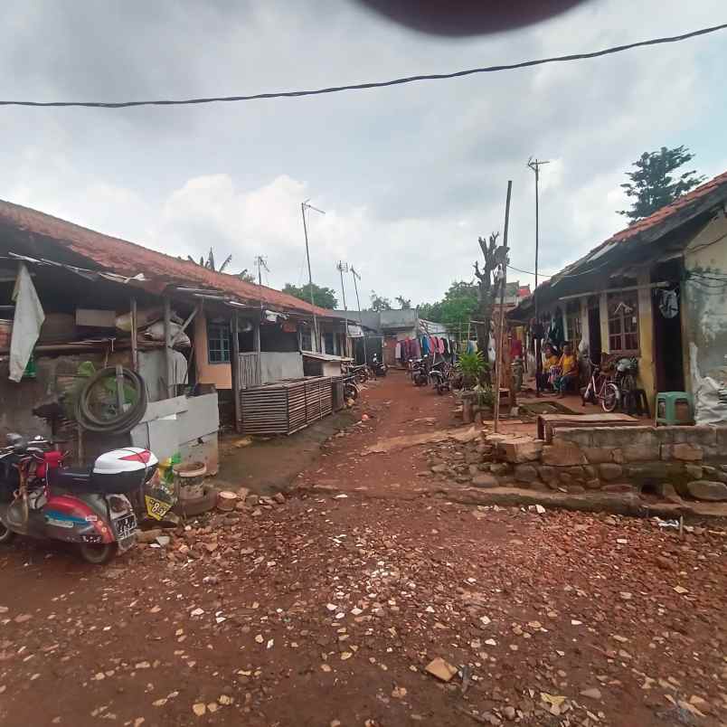 rumah jalan raya setia mekar