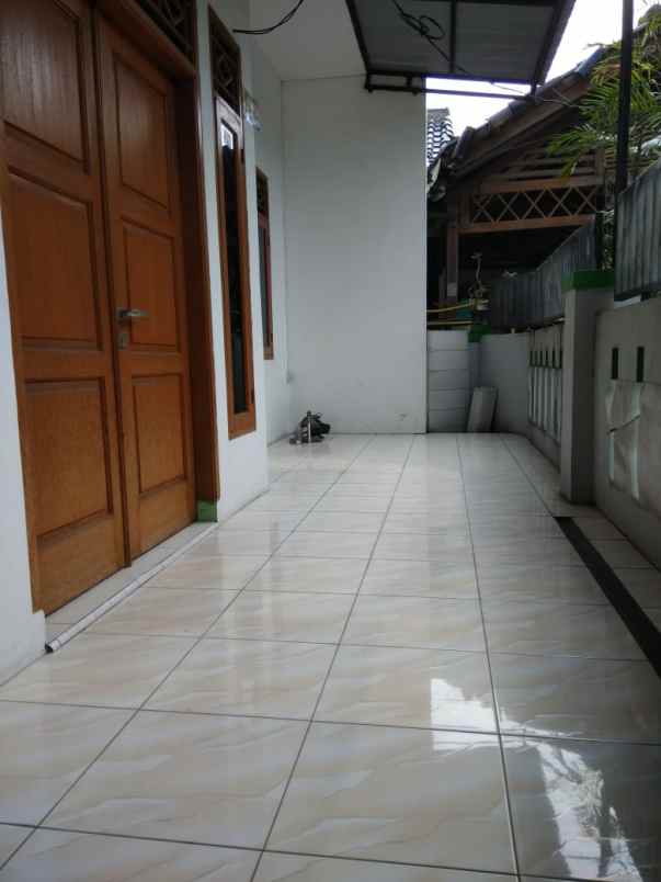 rumah jl raya dipatiunus cibidas