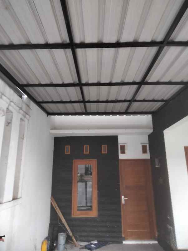 rumah jogja 2 lantai nitikan lt 134 m2 shm imb