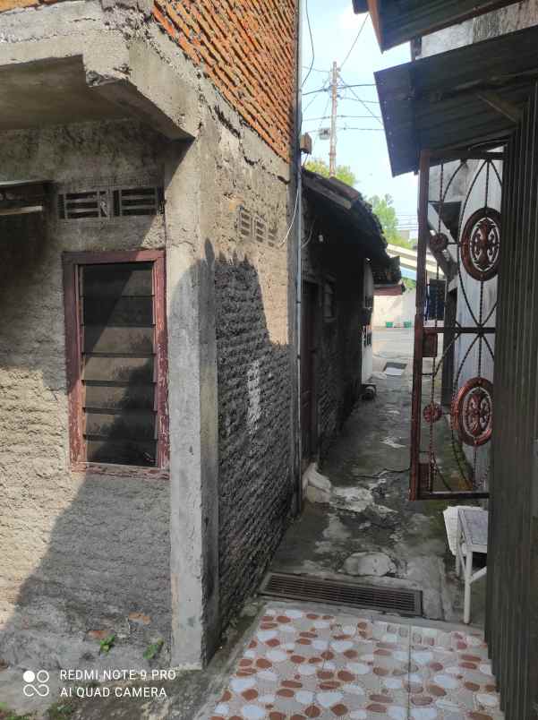 rumah main road joyosuran pasar kliwon solo