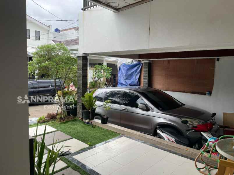 rumah mewah 2 lantai di kawasan elite kota depok reno