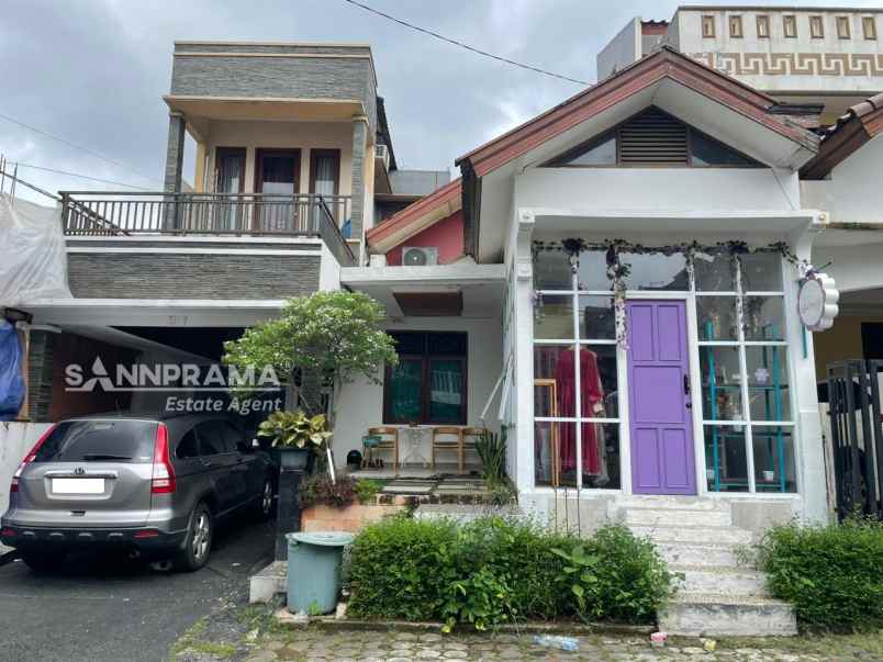 rumah mewah 2 lantai di kawasan elite kota depok reno