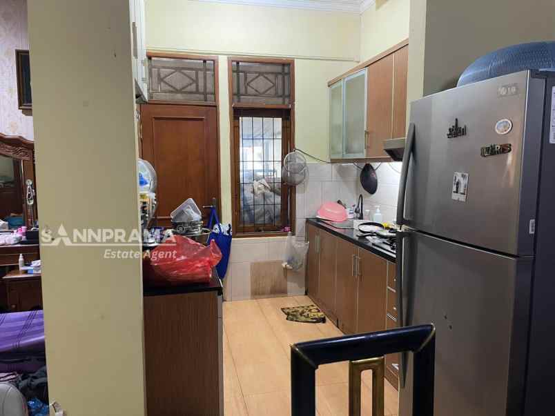 rumah mewah 2 lantai di kawasan elite kota depok reno