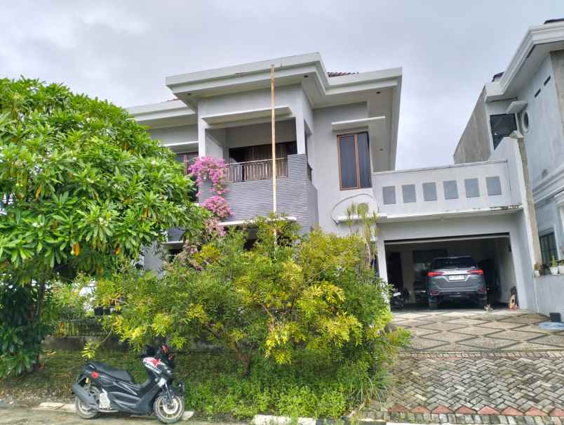 rumah mewah 2 lantai di komplek pemda pekanbaru