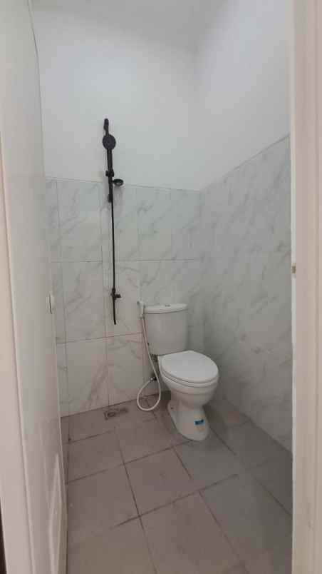 rumah mewah 2 lantai di tapos depok