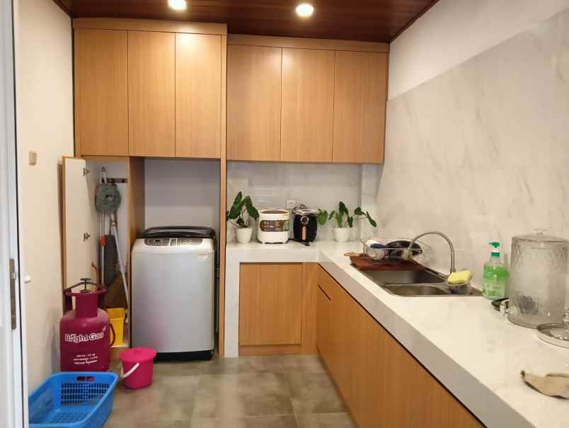 rumah mewah full furnished graha estetika tembalan