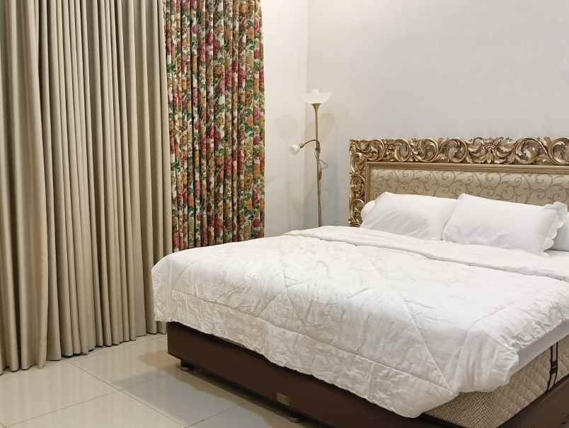 rumah mewah full furnished graha estetika tembalan