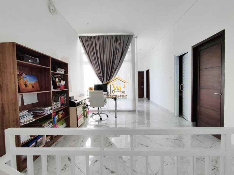 rumah mewah semi furnish desain modern di maguwoharjo