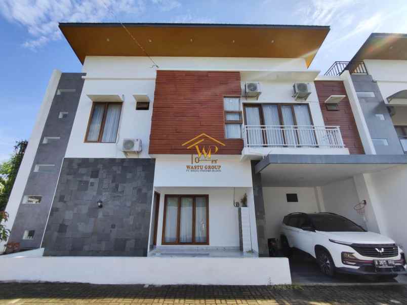 rumah mewah semi furnish desain modern di maguwoharjo