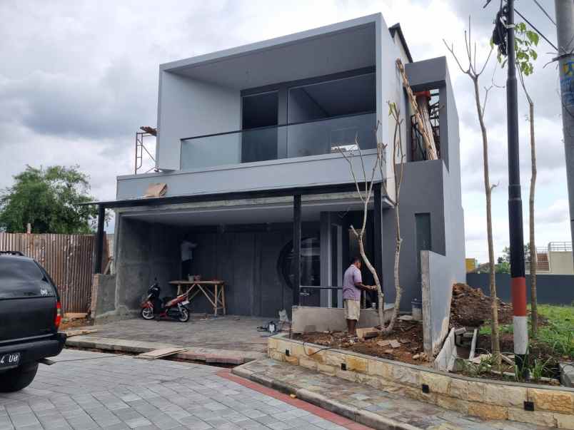 rumah mewah siap huni di sleman dekat sleman city hall