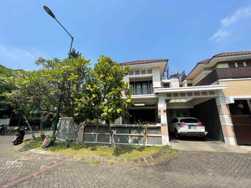 rumah minimalis central park a yani strategis 3 m an