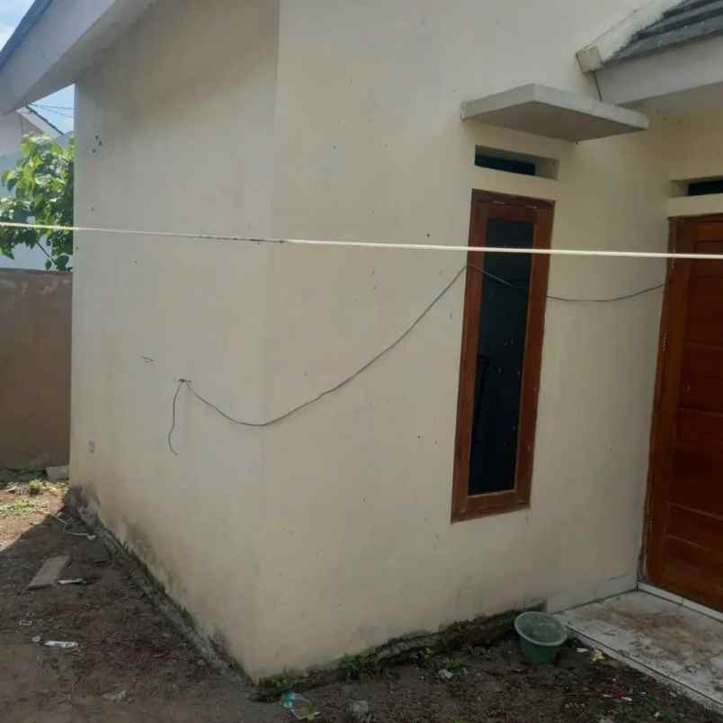 rumah minimalis tepi aspal di jl godean km 7 5 sleman