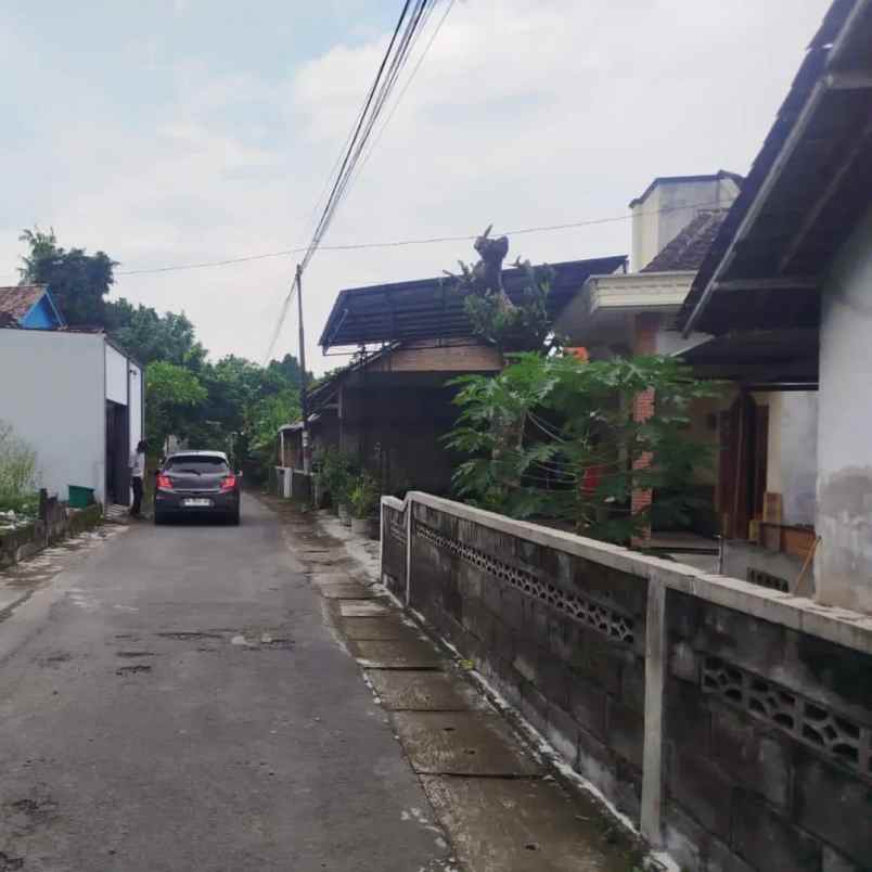 rumah minimalis tepi aspal di jl godean km 7 5 sleman