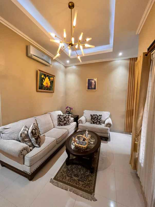 rumah modern 2 5 lantai di tanah baru beji depok
