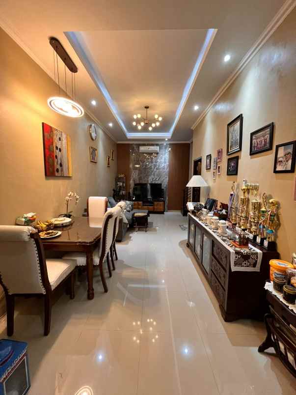 rumah modern 2 5 lantai di tanah baru beji depok