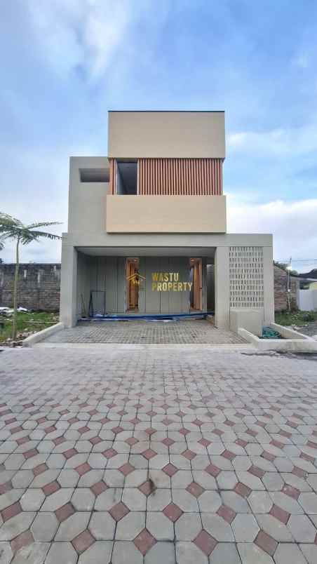 rumah modern 2 lantai 5 menit ke rs hermina jogja