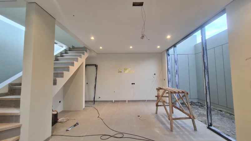 rumah modern 2 lantai 5 menit ke rs hermina jogja