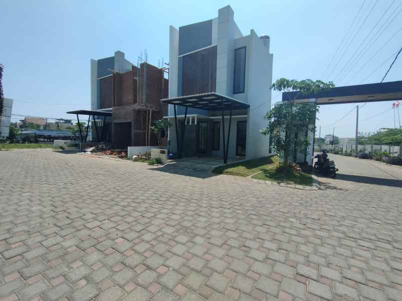 rumah modern 2 lantai 799 juta an di batu