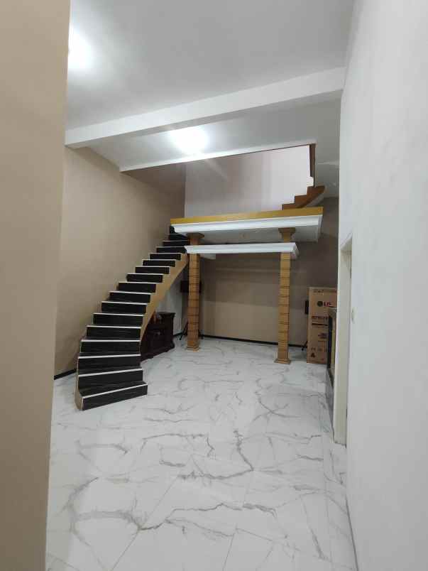 rumah modern minimalis 2 lantai lokasi sulfat