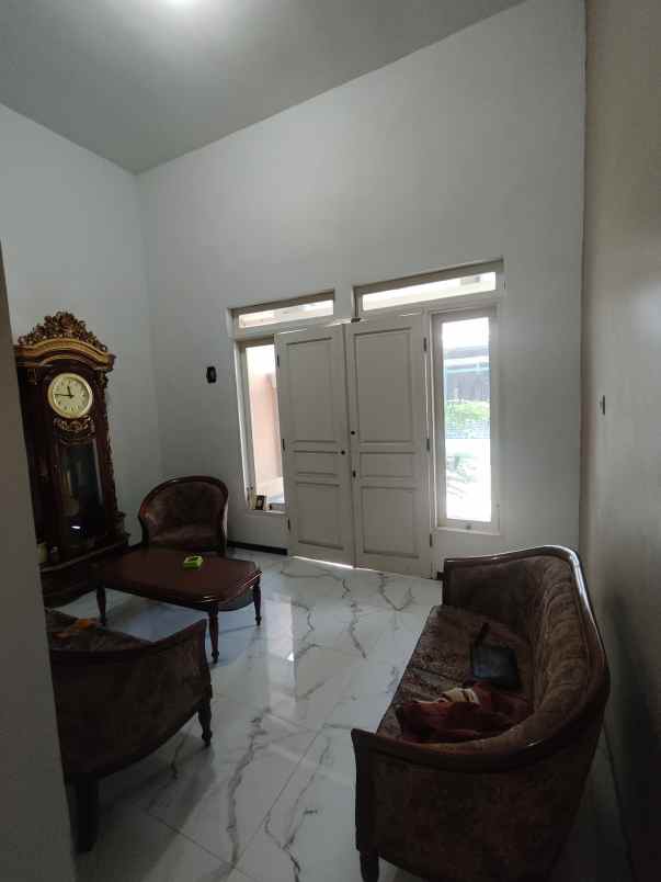 rumah modern minimalis 2 lantai lokasi sulfat