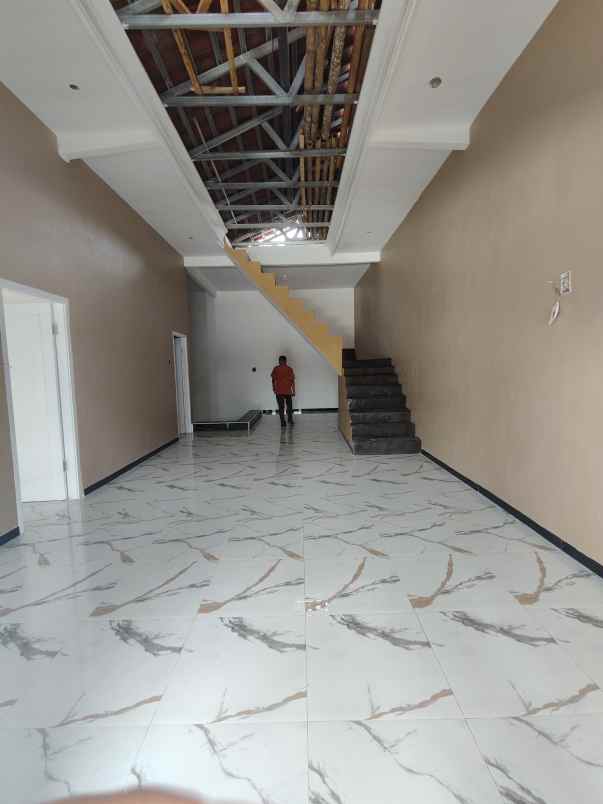 rumah modern minimalis 2 lantai lokasi sulfat