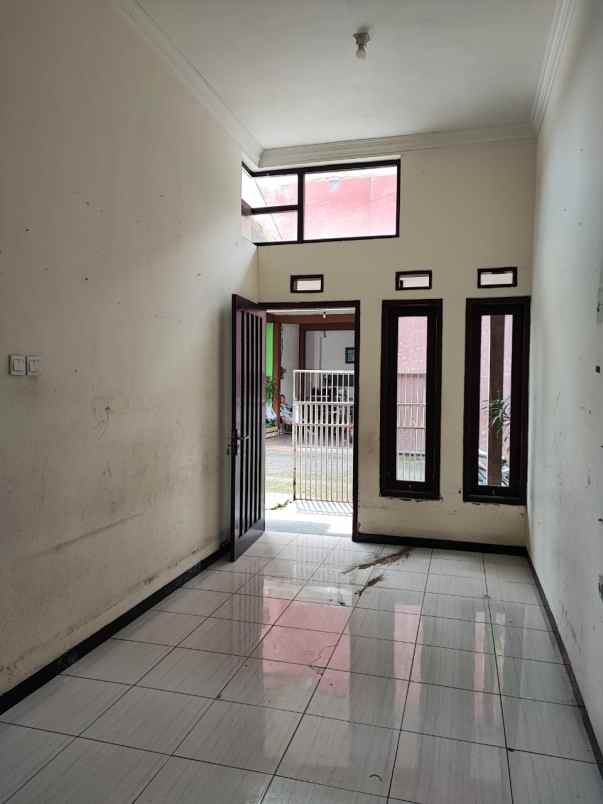 rumah modern minimalis siap huni di sawojajar