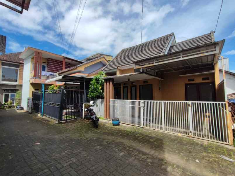 rumah modern minimalis siap huni di sawojajar