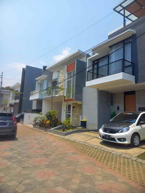 rumah modern minimalis view gunung panderman kota batu