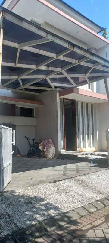 rumah modern siap huni lokasi di permata jingga