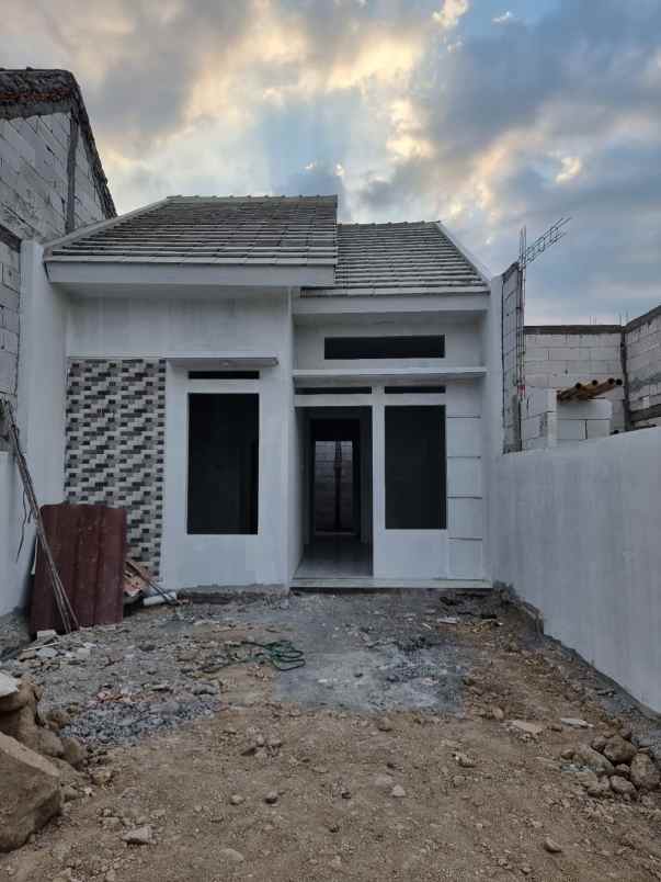 rumah murah di pucanggading bawah 2menit ke klipang