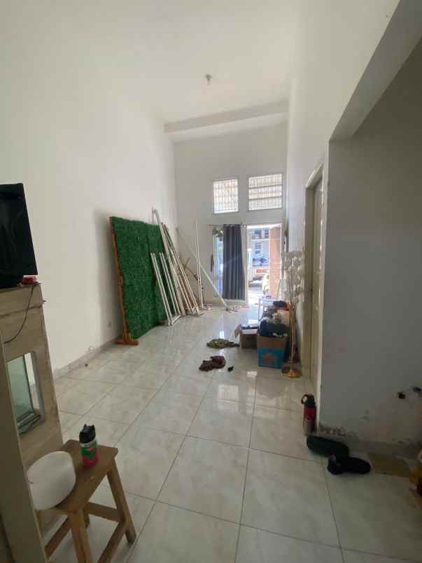 rumah nyaman disewakan siap huni lokasi strategis