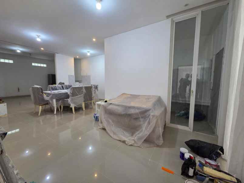 rumah pakuwon indah mansion pf surabaya