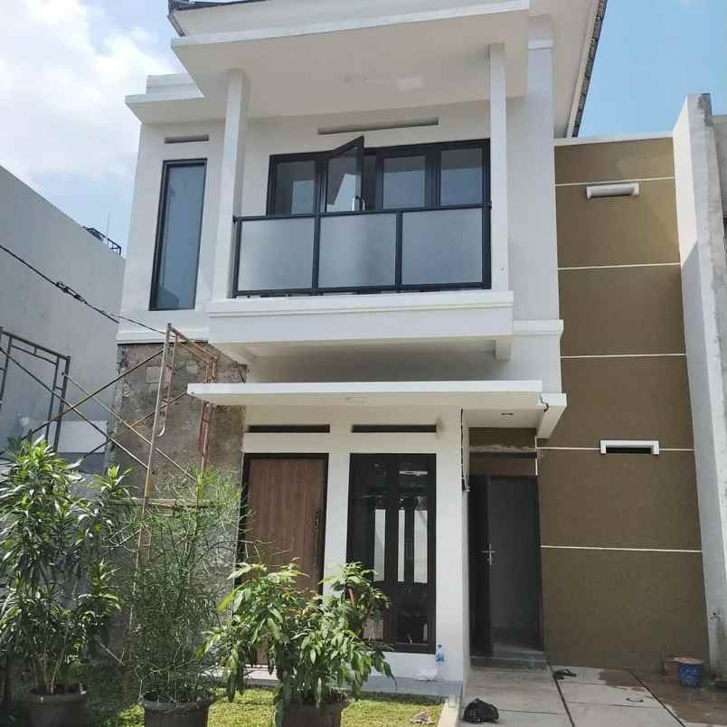 rumah pasir putih