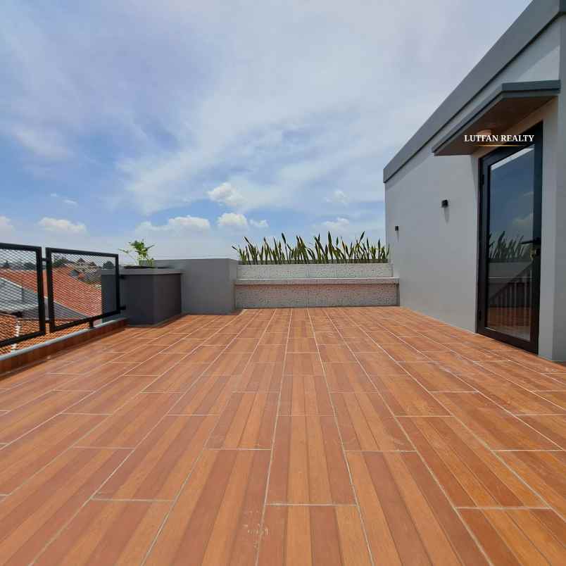 rumah pejaten timur dalam cluster