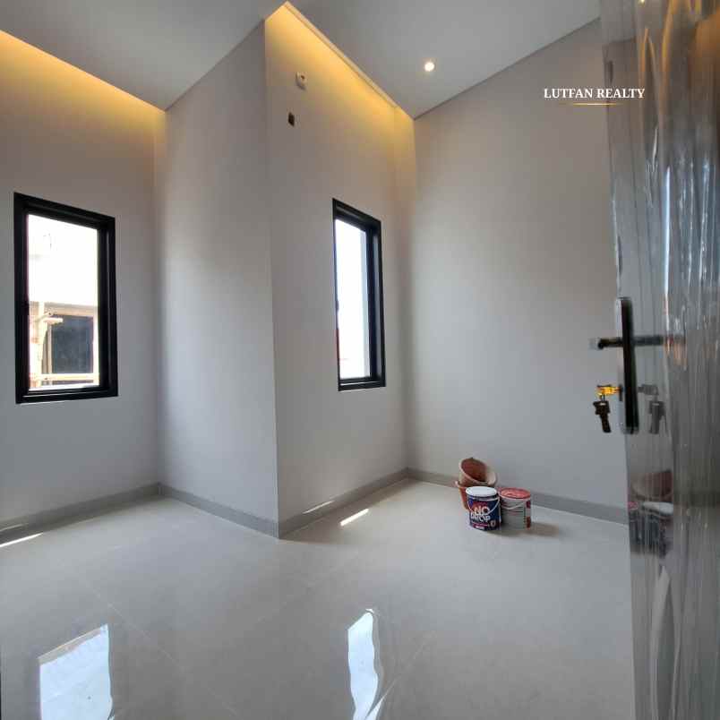 rumah pejaten timur dalam cluster