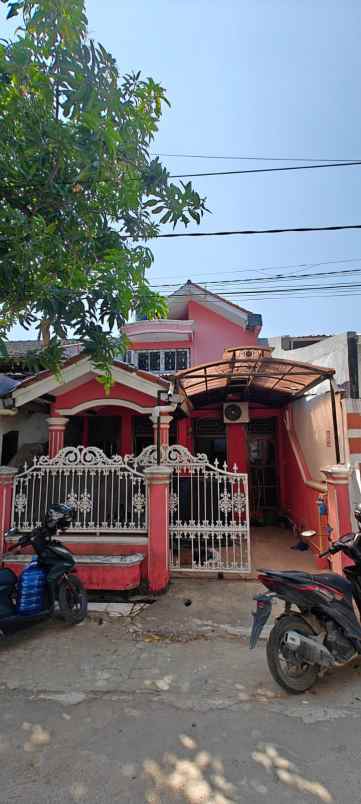 rumah perum dua lantai siap huni