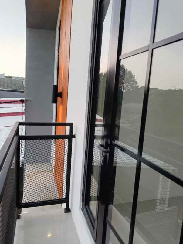 rumah ready scandinavian dekat tol dan stasiun depok