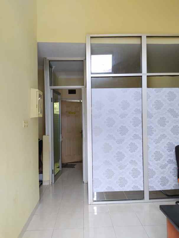 rumah second 1 6 m di perumahan maharaja depok