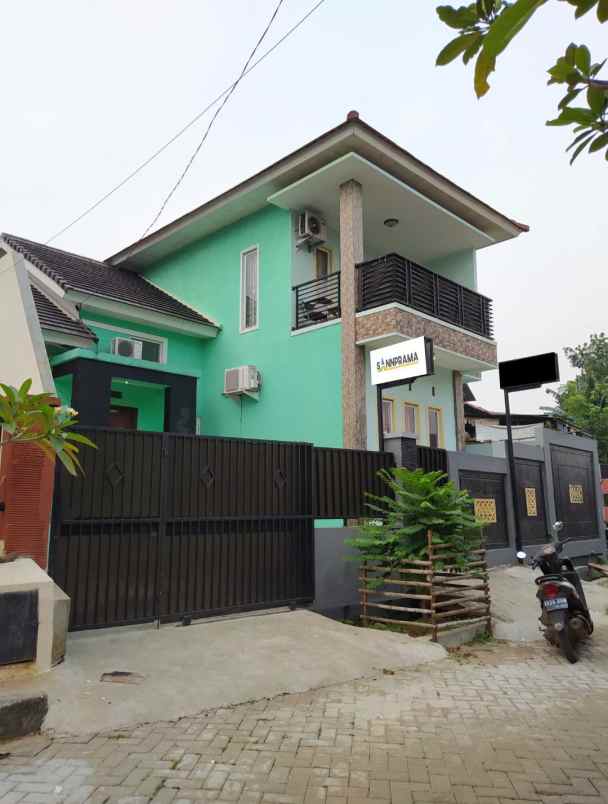 rumah second 1 6 m di perumahan maharaja depok