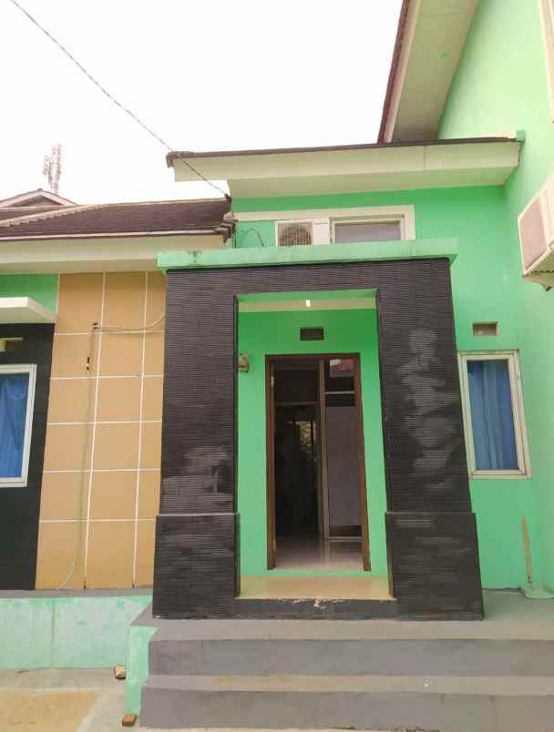 rumah second 1 6 m di perumahan maharaja depok