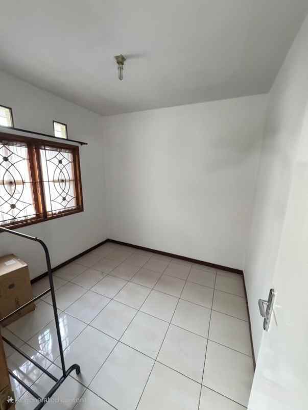 rumah second di larangan ciledug dekat joglo jakbar