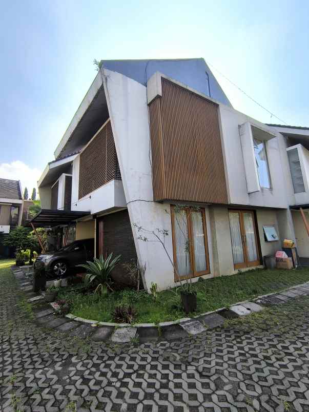 rumah second siap huni di cigadung dago bandung utara