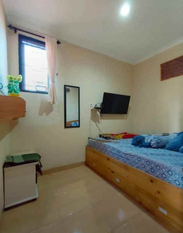 rumah semi furnished 2 lantai di dukuh zambrud bekasi